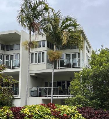 Nelly Bay Apartamento | Island Romance or Family & Pool