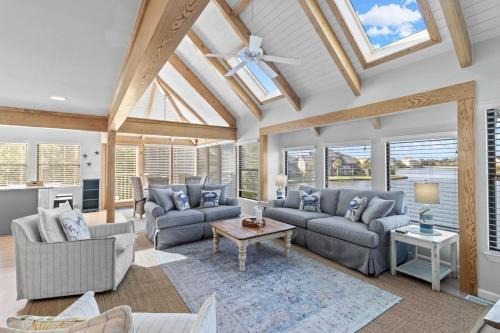 Litchfield by the Sea Casa | Island Serenity Lake View 3 Bedroom with Amenities