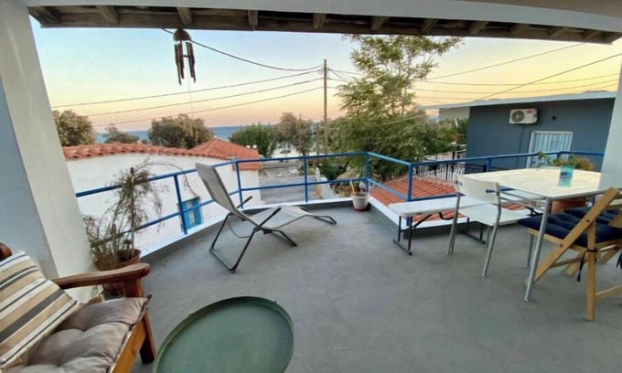 Kampos Marathokampou Casa | Island Stone house 15m from the beach.