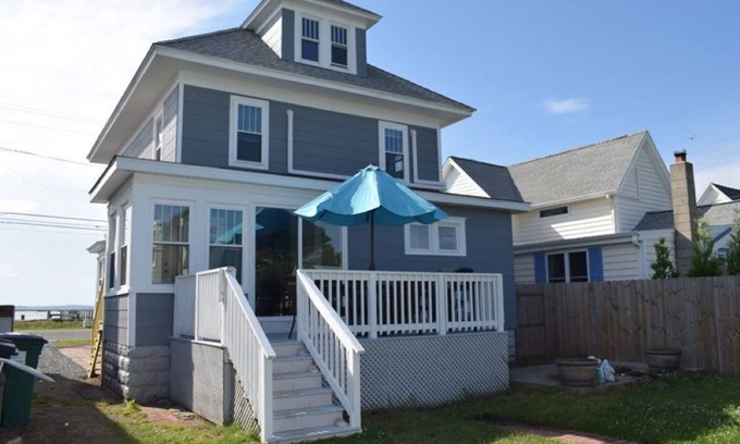 Chincoteague Casa | Island Time-Newly Renovated Waterman's Cottage w/ Water & Sunset Views