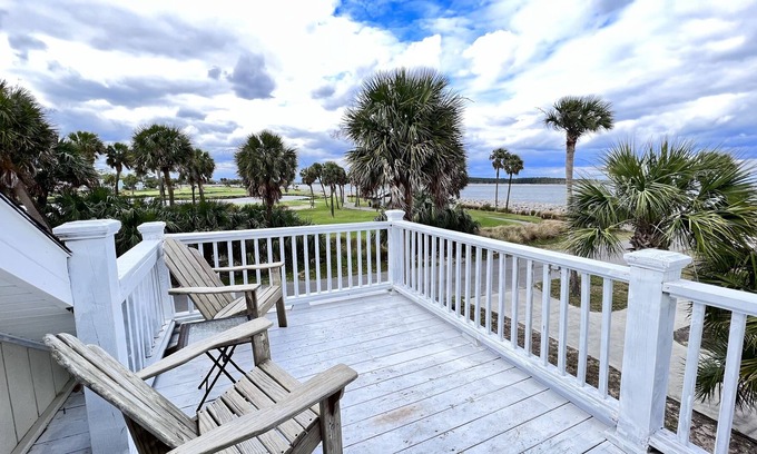 Saint Helena Island Cabaña | Island Vibes with Ocean View and Golf Cart