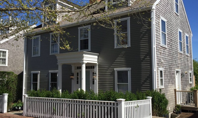 Nantucket Town Casa | Solo queda una semana de verano Del 27 de julio al 3 de agosto Semana premium disponible.