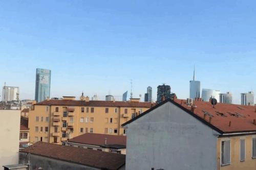Zona Farini Apartamento | Isola View Renovated Apartment
