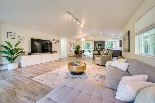 Issaquah Casa | Issaquah Retreat Near Lake Sammamish State Park!