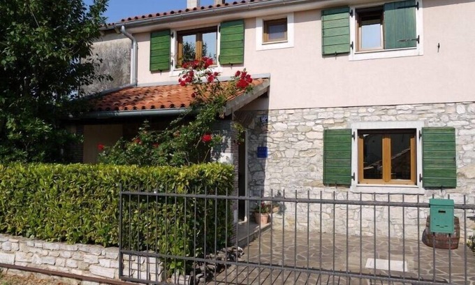 Kastelir-Labinci Casa | Amplia casa de piedra en un pueblo tranquilo cerca de Porec y Novigrad