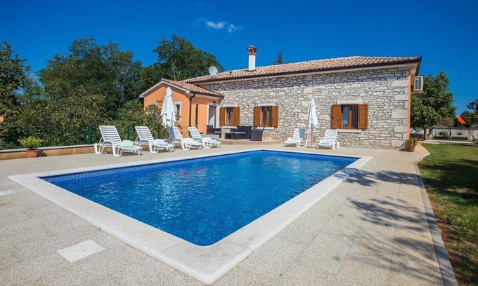 Sumber Casa | Casa Balarini, típica casa de piedra de Istria