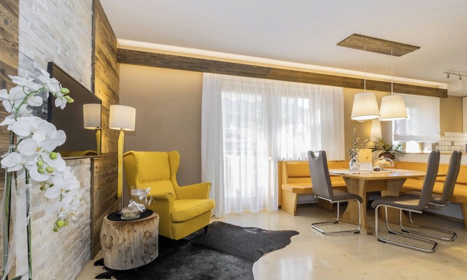 Appiano Sulla Strada del Vino Apartamento | Apartamento vacacional "Apartment Wieser 2" con vistas a la montaña, piscina climatizada y Wi-Fi