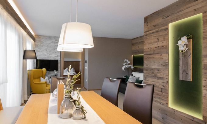 Appiano Sulla Strada del Vino Apartamento | Apartamento vacacional "Apartment Wieser 3" con vistas a la montaña, piscina climatizada y Wi-Fi