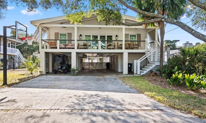North Litchfield Beach Casa | It is a Happy Day at the Beach