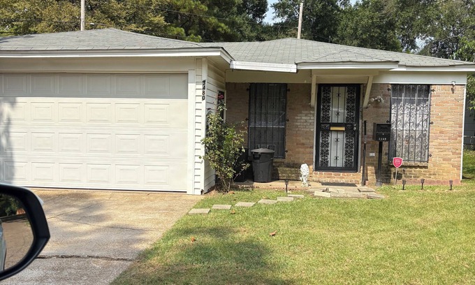 Jackson Casa | .It is located next street over from Medgar Evers home