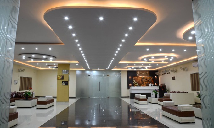 Bodh Gaya Hotel | El Hotel Mariya International está situado en Bodhgaya, cerca del templo de karmapa.