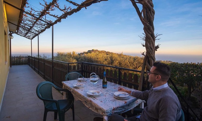 Torrazza Apartamento | Flat with sea view inland Imperia | V16