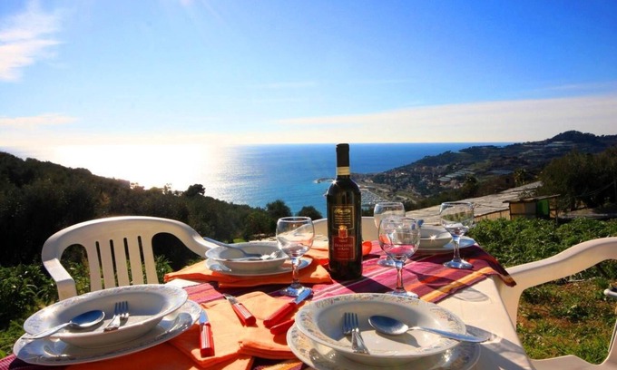 Poggi Apartamento | Flat with sea view and garden | V31