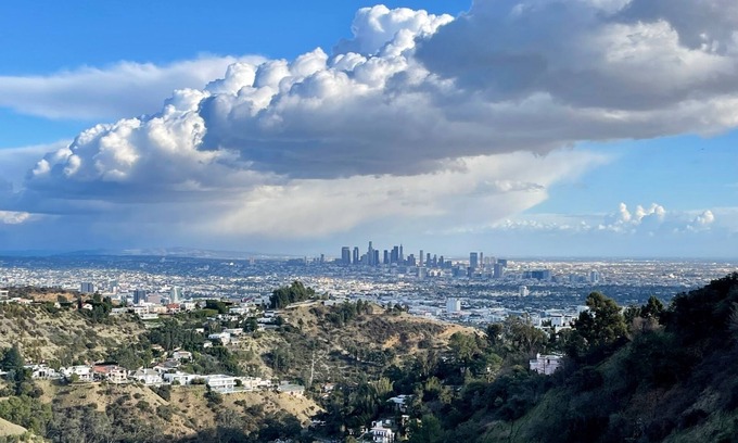 Hollywood Hills West Apartamento | It's all about the view: STUDIO 1080 HOLLYWOOD = JETLINER VISTAS of Downtown LA!