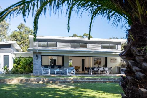 Yallingup Casa | It's Five O'Clock Somewhere I Private Properties
