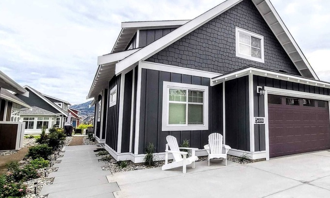 Okanagan-Similkameen Cabaña | Spacious + modern, family-friendly cottage in wine country🍷