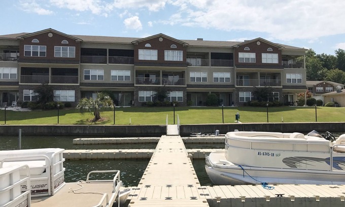 Alexander City Condominio | ¡Es hora de Auburn Football! Reservar ahora . Duerme 6