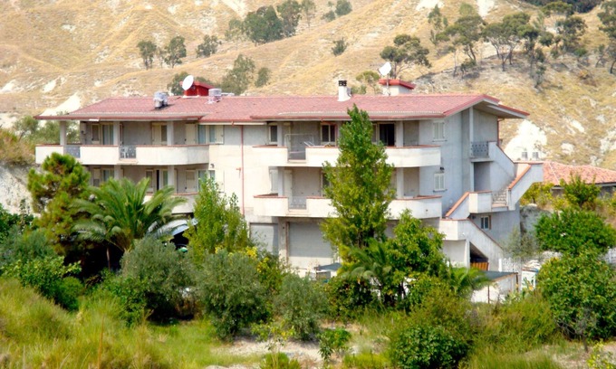 Santa Caterina Dello Ionio Marina Casa | Entire property with 6 independent apartments for 23 people