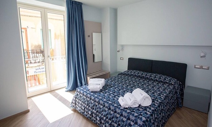 Santa Maria di Castellabate Hotel | CAMERA CIRCE-Doble con dos camas-Clásico-Baño Privado-Balcón