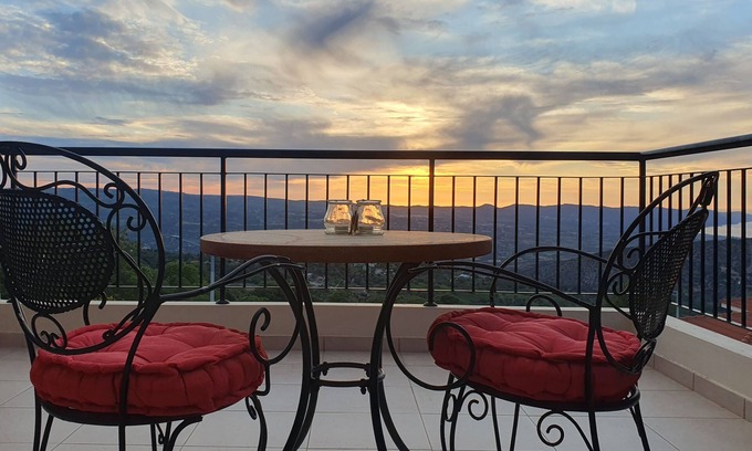 Meladeia Villa | ⭐️Romantic Villa⭐️ WOW Vistas y puestas de sol / Piscina privada⭐️WiFi⭐️ TV vía satélite⭐️
