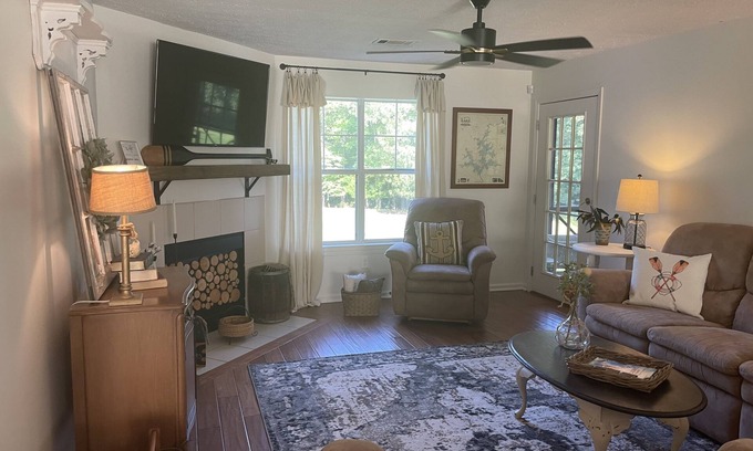 Dadeville Condominio | It’s that time of year… book your Auburn football weekend! War Eagle!🦅