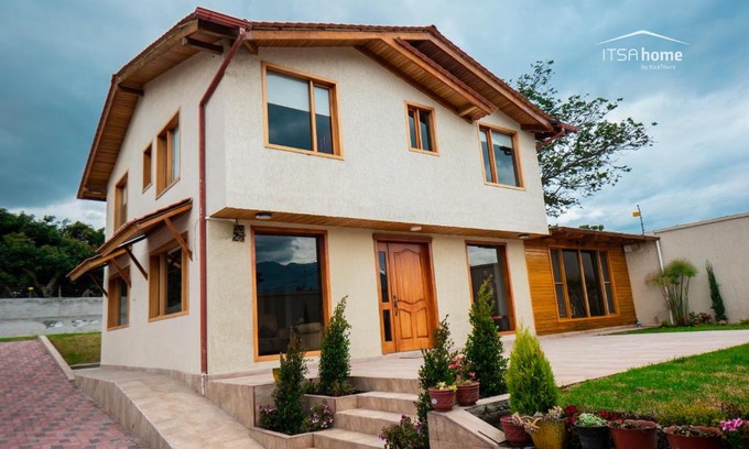 San Roque Casa | ItsaHome Vacations - Casa de Campo Atuntaqui
