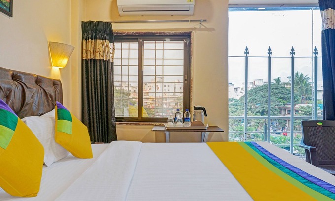 Pune Casa | Itsy Hotels Punest