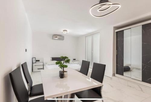 Marusici Apartamento | Ivana Black & White Apartments - Marusici