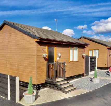York Casa | Ivy Cabin with Hot Tub