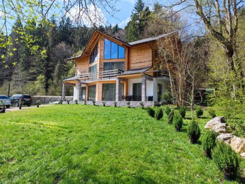 Rasnov Casa | Izvorul lui Dracula