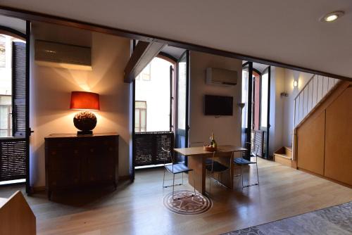 Cagliari Apartamento | IzzHome Full Center Grand