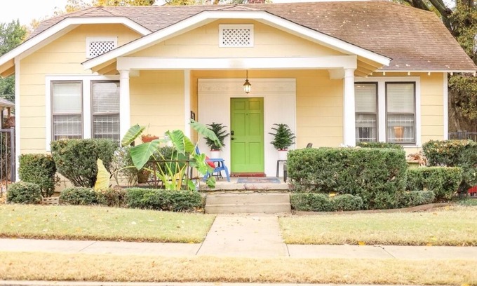 Central Gardens Casa | J Birds' Bungalow