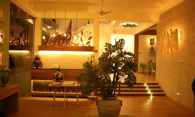 Ettukala Hotel | J Leaf Hotel