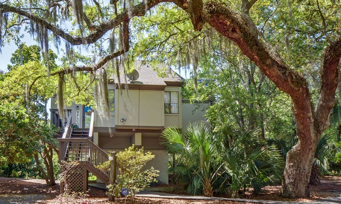 St. Simons Island Casa | J&R Island Retreat Renovated Home w/ Low Rates!
