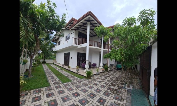 Uswetakeiyawa Casa | Ja-elas French Touch Entire Villa