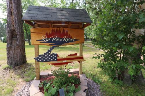 National Mine Cabina | Jack Pines