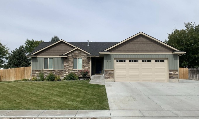 Idaho Falls Casa | Jacki Lynn's Large Idaho Falls Home/10 beds!!