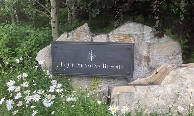 Teton Village Complejo | 28 de julio - 4 de agosto Dos habitaciones $ 9,500