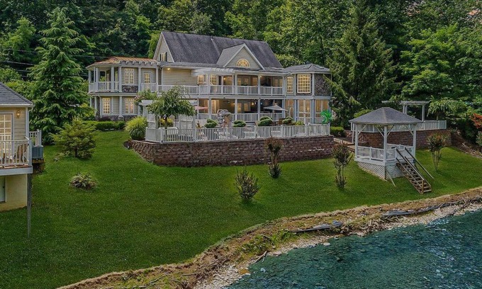 Covington Casa | Jackson River Estate Main House Pool, Riverfront, sleeps 15