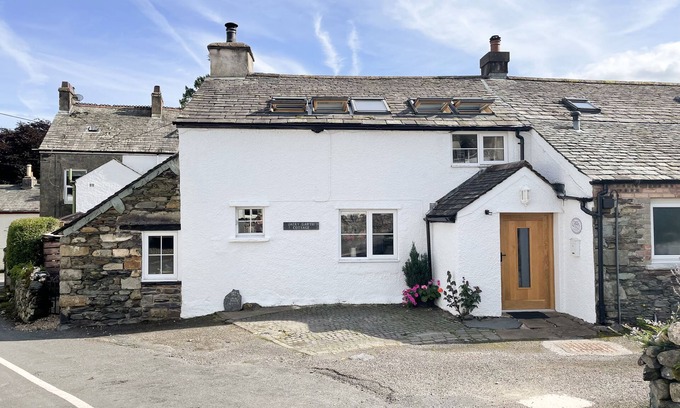 Threlkeld Cabaña | JACKY GARTH COTTAGE, pet friendly, with open fire in Keswick