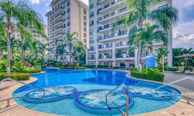 Barrio Santa Lucía Condominio | ¡Las mejores vistas al mar y montaña de la ciudad!