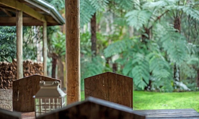Mount Dandenong Casa | Jacuzzi lodge: Private rainforest with river