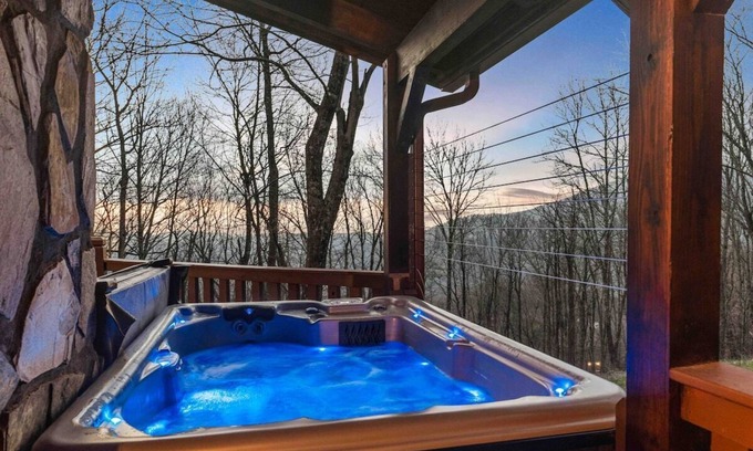 Seven Devils Cabina | Jacuzzi / Views of Grandfather Mountain / Secluded