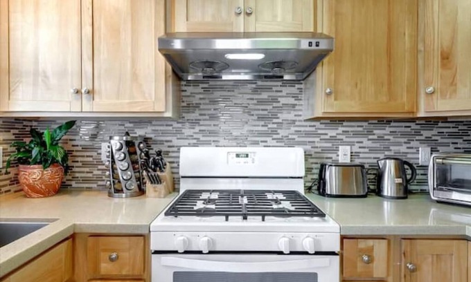 West Alameda Casa | JadeHome -- Townhome style