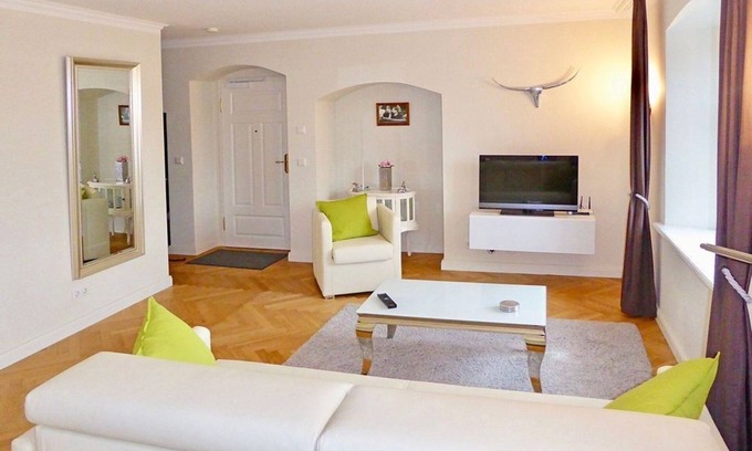 Hohen Niendorf Apartamento | Jagdschloss WE 1: comfortable and high-quality furnished 2-room apartment