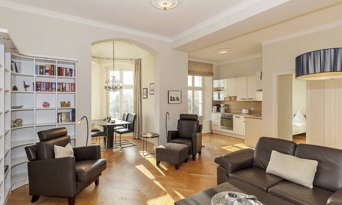 Hohen Niendorf Apartamento | Jagdschloss WE 7: exclusive and high-quality furnished 3-room apartment