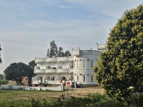 Kairana Hotel | Jairaj Ecostay