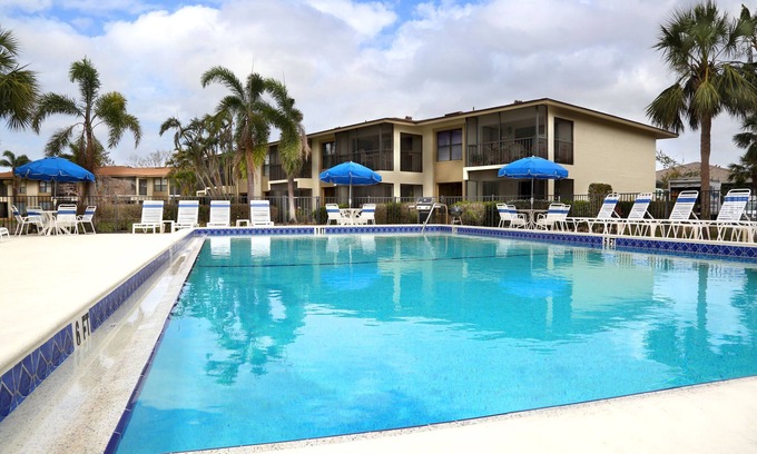 Truckland Condominio | JAK'S Hideaway Close to the Beach