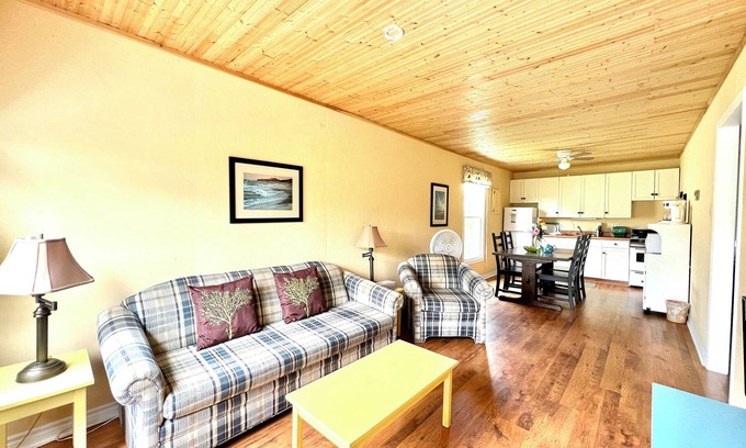 Brackley Beach Cabaña | Jake & Jo's Cottages