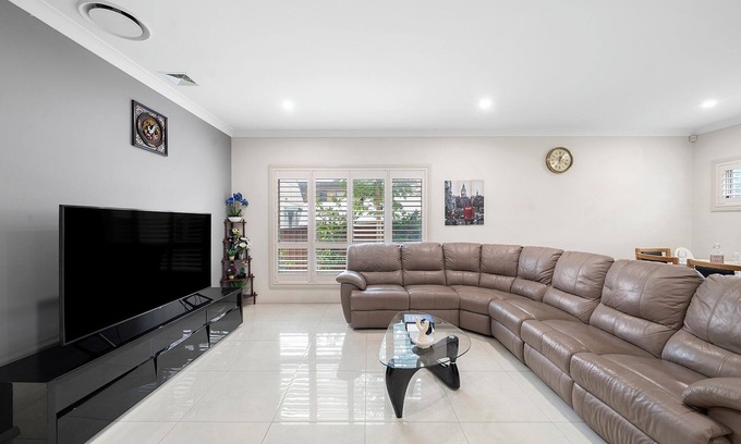 Girraween Casa | Jam Home | Sydney Motorpark & Parramatta CBD